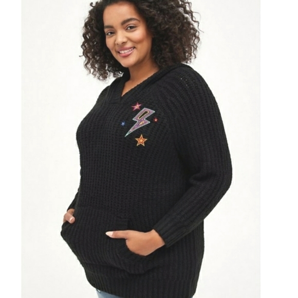 Torrid Raglan Hoodie Pullover Black Embroidered Stars Bolt Size 0 Large 12 NWT - Picture 15 of 15